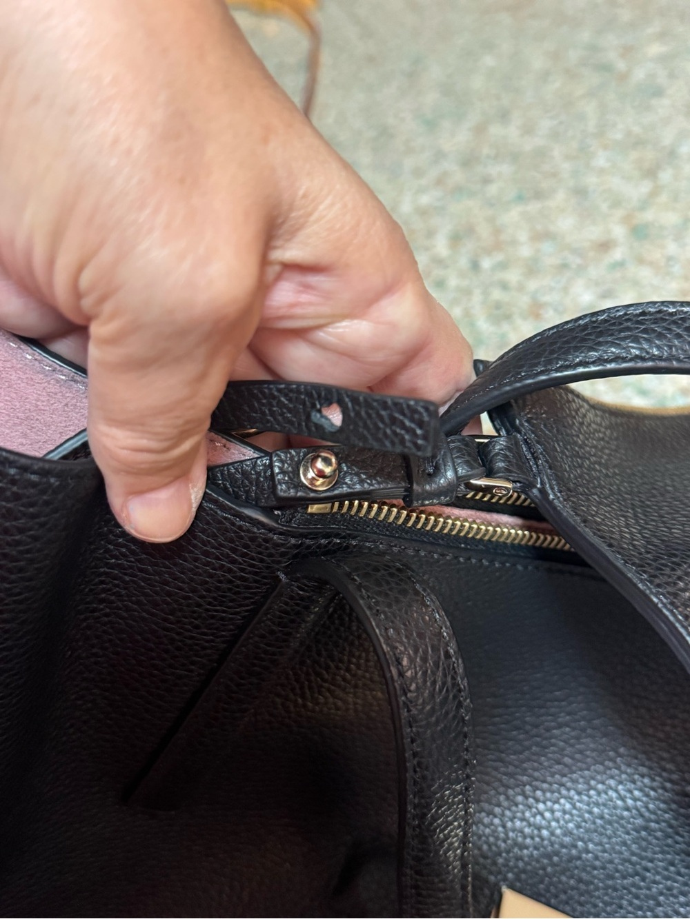 Salvatore Ferragamo tote Black Pebbled Leather Gancini attached zipper purse - Picture 6 of 15